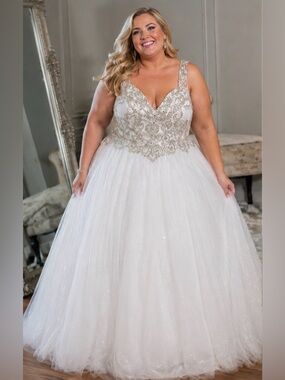 Sparkling ivory/white Ball Gown Wedding Dress with Beaded Bodice, corset back